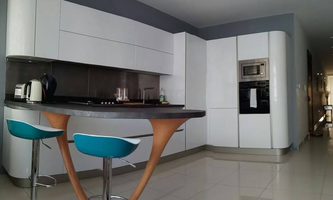 Pieta Apartment | Modern Flat Close To Valletta sleeps 8