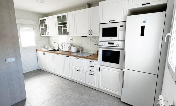 Sagunto Apartment | Modern Flat in Puerto Sagunto