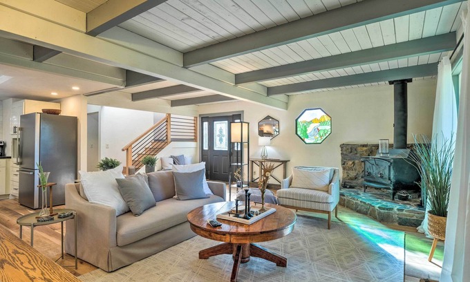 Groveland Cabin | Modern Groveland Chalet ~ 25 Mi to Yosemite!