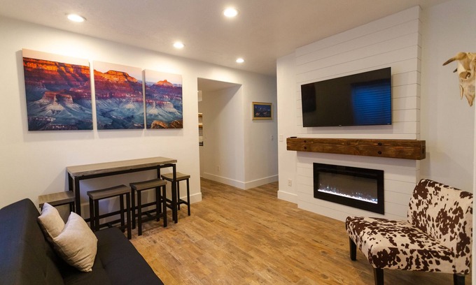 Draper House | Modern guest suite, central location in SLC valley