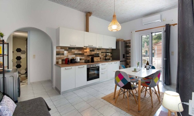 Koutsi Apartment | Modern Haven in Historic Loggos