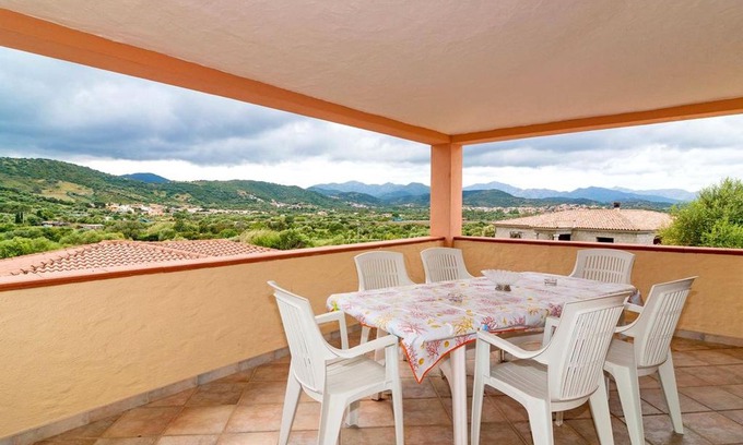 S'Iscala Apartment | Modern Holiday Apartment “Appartamento Teseo” with Mountain View, Wi-Fi, Air Conditioning, Garden, Terrace & Balcony; Parking Available