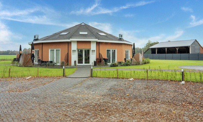 Municipality of Goirle House | Modern holiday home in Goirle with sauna