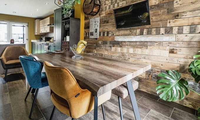 Hull House | Modern home in the Hull Marina