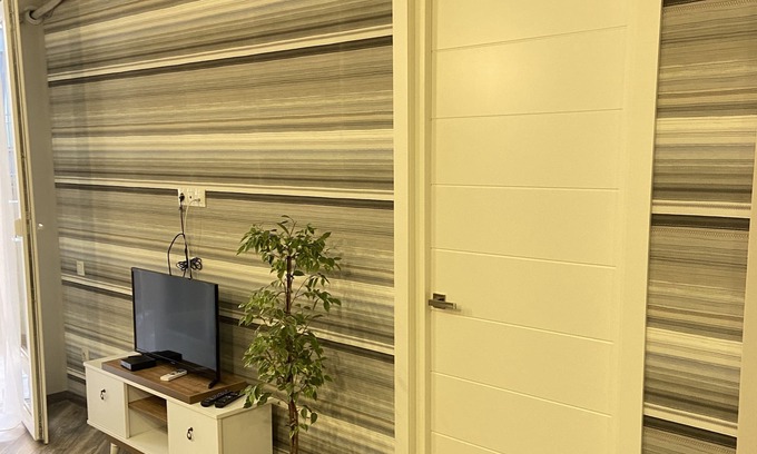 Saburtalo Apartment | Modern hosting space