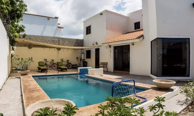 La Paz House | Modern house, downtown location, and private pool