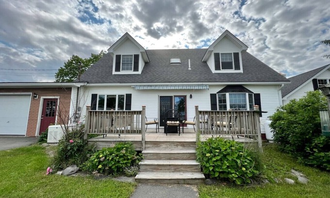 Bangor House | Modern Lakeside Home