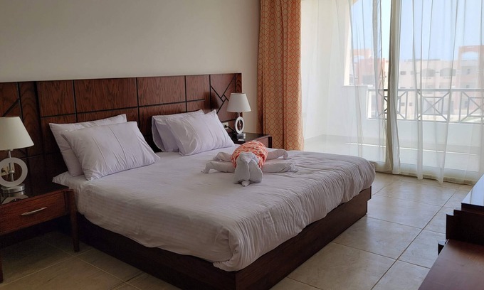 Marsa Alam Apartment | Modern Large Condo by Beach in Oyster Bay Resort Red Sea Egypt Marsa Alam