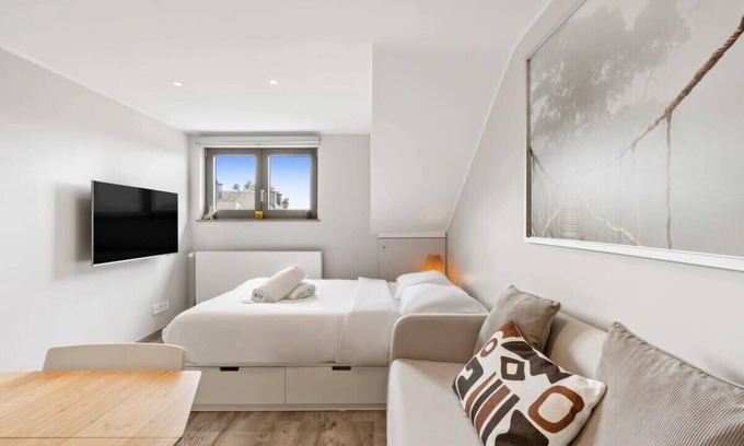 Limpertsberg Apartment | Modern Limpertsberg Studio Near City Center