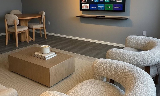 Downtown Hartford Apartment | Modern Living: 1-BR Near XLCenter|ConventionCenter