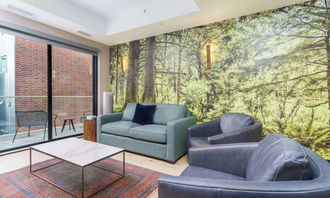 Berkeley Hotel | Modern & Luxe Flat on Trendy Tennyson Street