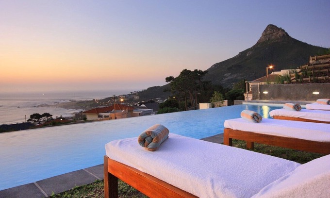Camps Bay Apartment | Modern Luxurious sea view apartment