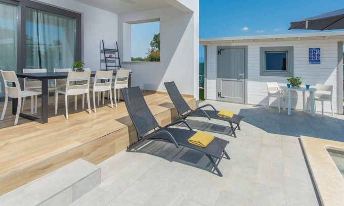 Porec Cabin | Modern luxurious villa for 8- 10 people with private swimming pool near Porec