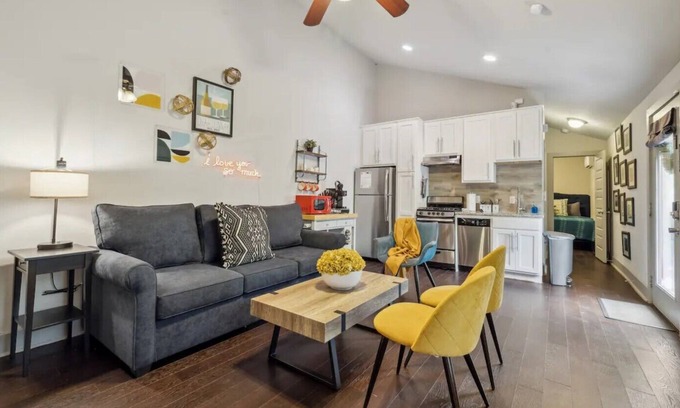 Blackshear-Prospect Hill House | MODERN & LUXURY STAY in Austin, Mins to Downtown!