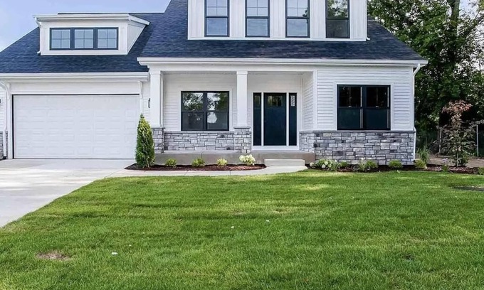 Georgetown House | Modern Luxury Villa Near Notre Dame