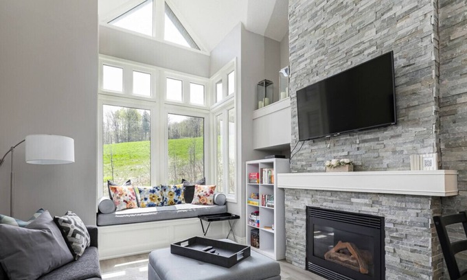 The Blue Mountains Apartment | Modern Mountainside Chalet (222 Chateau Ridge)