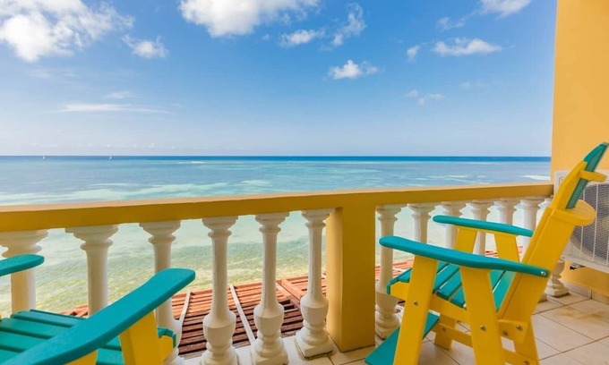 Savaneta Ski Chalet | Modern Oceanfront Aruba Chalet w spectacular view