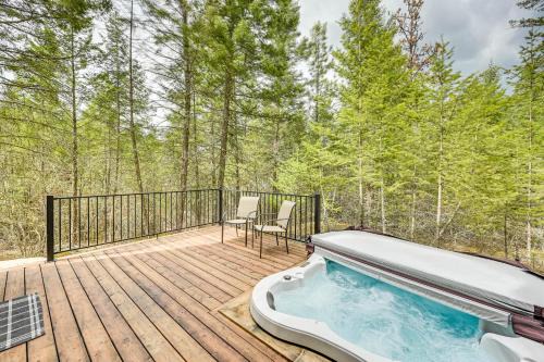 Polson House | Modern Polson Cabin with Deck Near Flathead Lake!