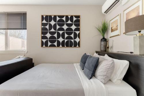 Belmont Apartment | Modern Portland Studio - Food Carts & Local Shops