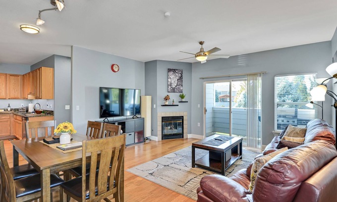 Allendale Area House | Modern Retreat – 20 Minutes to Denver & Red Rocks, Close to Mountains!