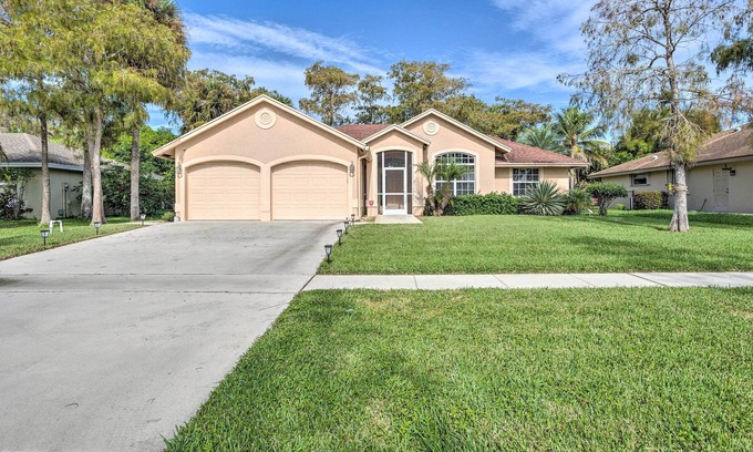 Royal Palm Beach House | Modern Royal Palm Beach Home 14 Mi to Beaches