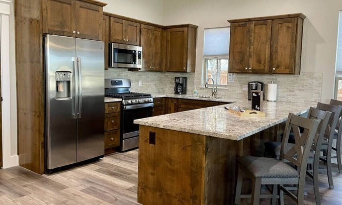 Nemo House | Modern Rustic Haven at Twin Canyons Longhorn Ranch