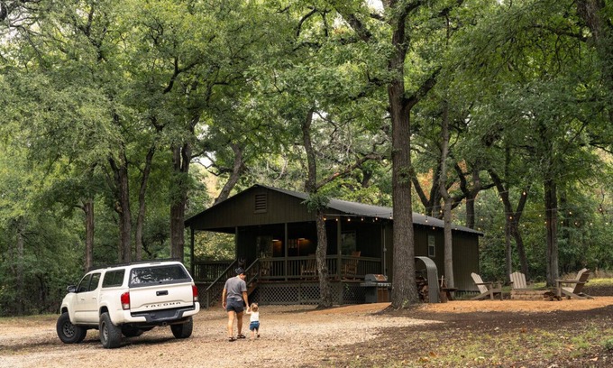 Dennis Cabin | Modern Secluded Cabin with Scenic Country Views