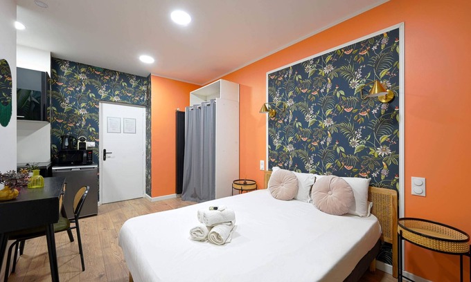 Quartier du Petit-Montrouge Apartment | Modern, secure studio- perfect for 2- Catacombs