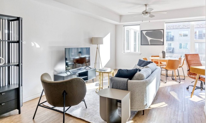Cascade Apartment | Modern SLU 1BR w/ Gym & Lounge, close to Space Needle, by Blueground