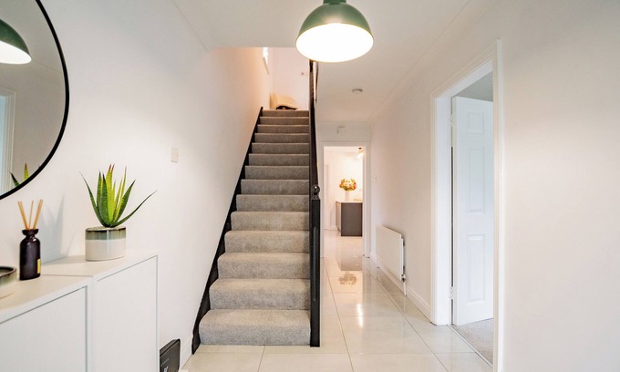 Galway House | Modern & Spacious 3-bedroom house in gorgeous Galway with Parking