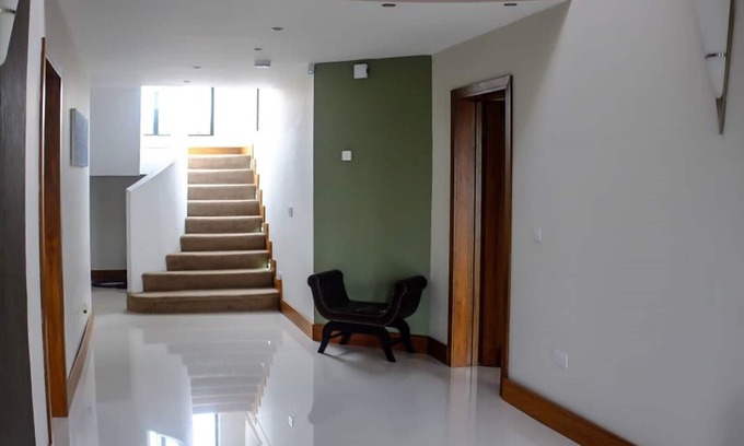 Enniscrone House | Modern Spacious home beside beach and golf