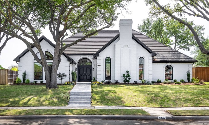 Plano House | Modern, Spacious Pool Home in Plano