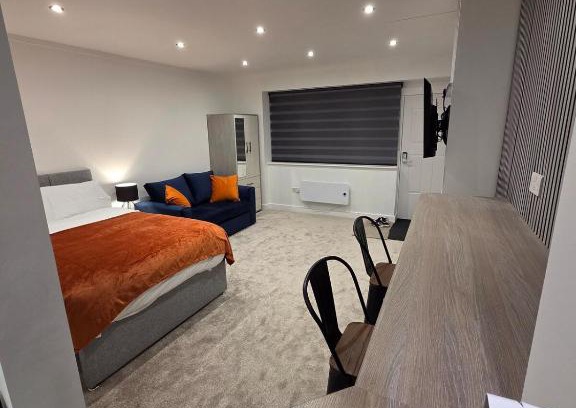 Blackburn Apartment | Modern Studio Apartment in Blackburn Town Centre