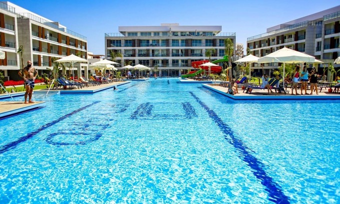 Trikomo Apartment | Modern Studio Flat with Pool Near Beach, Iskele