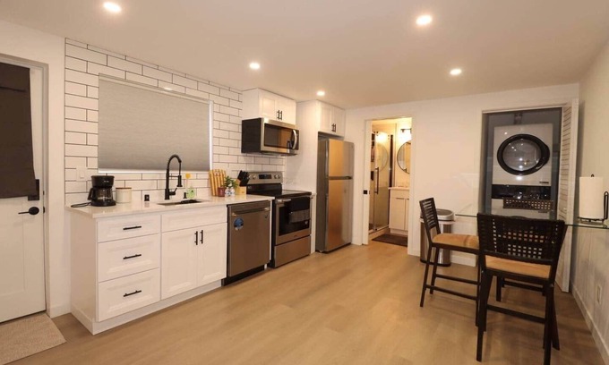 Columbia City Apartment | Modern studio in Seattle near Downtown, Airport, Stadiums, light rail.