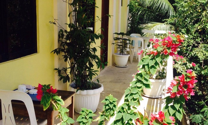 Taytay Apartment | Modern Studio In Taytay With Fast WiFi