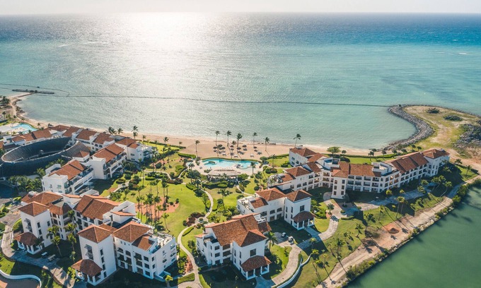 Cap Cana Marina Apartment | Modern studio with ocean view in Punta Palmera