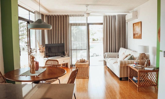Port Macquarie Apartment | Modern, stylish 2 bedroom unit, located in the heart of Port Macquarie’s CBD