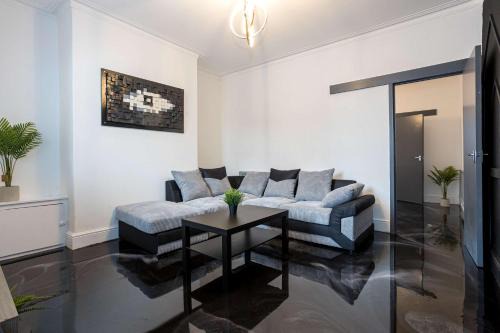 St Helens House | Modern & Stylish 2 Bedroom House in St Helens