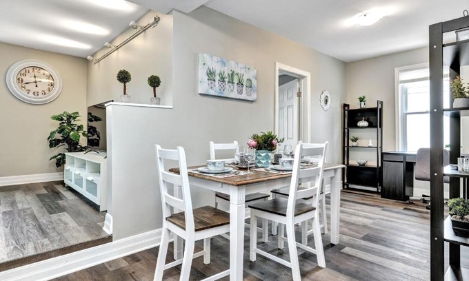 Vanier North Apartment | Modern/Stylish 2BR - Free Parking - Near Downtown!