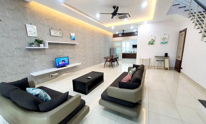 Central Seberang Perai House | MODERN STYLISH 2STOREY HOUSE 8PAX@ALMA NEAR JUSCO