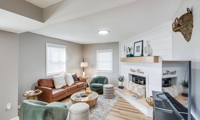 Olathe House | Modern & Stylish Olathe Home in Prime Location