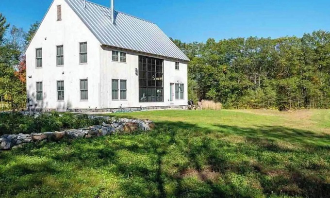 Bethel House | Modern Sunny and 12 minutes to Sunday River