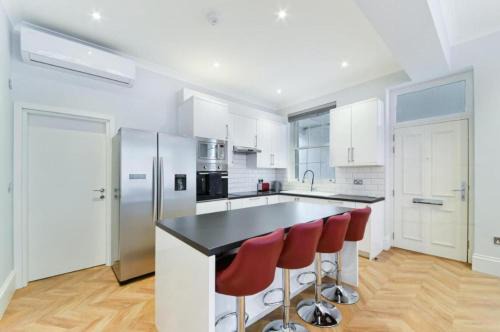 Paddington Apartment | Modern Three-Bedroom Flat in Paddington
