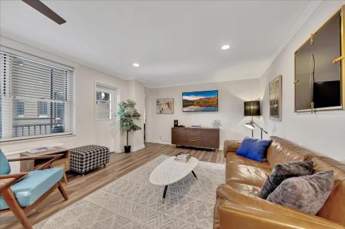 Downtown Atlanta House | Modern Twist In A Historic Building, Sleeps 6