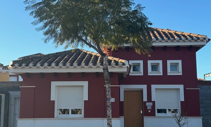 Torre-Pacheco Villa | Modern Two Bed Villa with Pool and Hot Tub