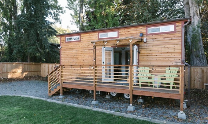 Des Moines House | Modern Urban Tiny House w/2BR near Airport and Transportation-Private Setting