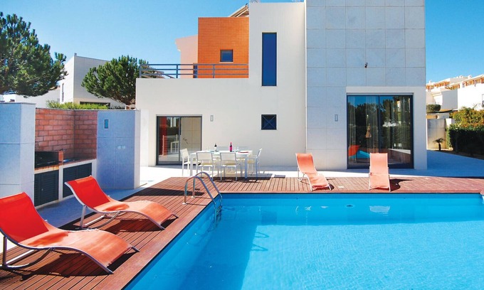 Santa Eulalia Villa | Modern villa central Albufeira w/ private heatable pool, BBQ, AC, WiFi