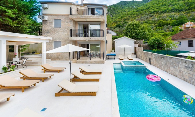Prcanj Villa | Modern villa with a great view and swimming pool with heated jacuzzi