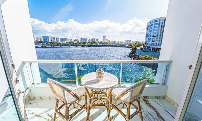 Puerta de Tierra Apartment | Modern Waterfront Studio w/Balcony – San Juan Tropical Escape